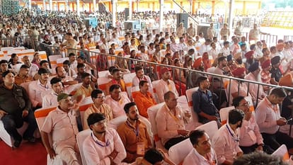 Yogi attacks SP: 'When the knife fell into the wrong hands, it was used for robbery and land grabbing