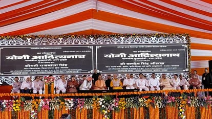 Yogi attacks SP: 'When the knife fell into the wrong hands, it was used for robbery and land grabbing