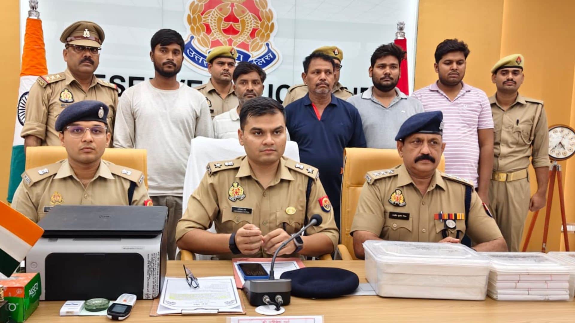 फर्जी परमिट से गिट्टी परिवहन करने वाले रैकेट का भंडाफोड़।