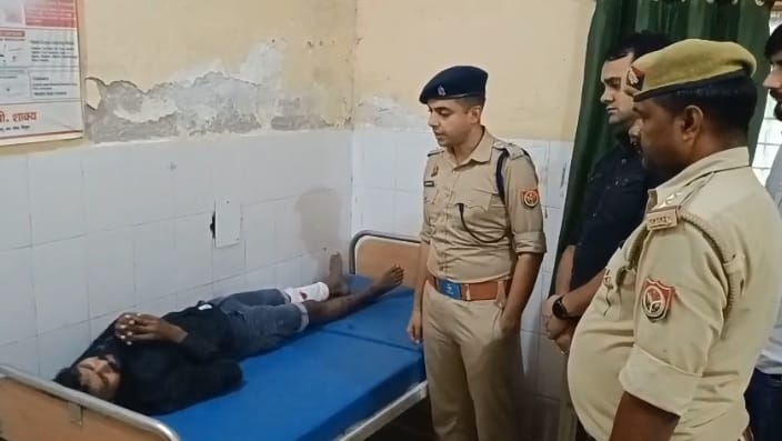 Auraiya Two notorious criminals injured in an encounter police apprehended six individuals including injured