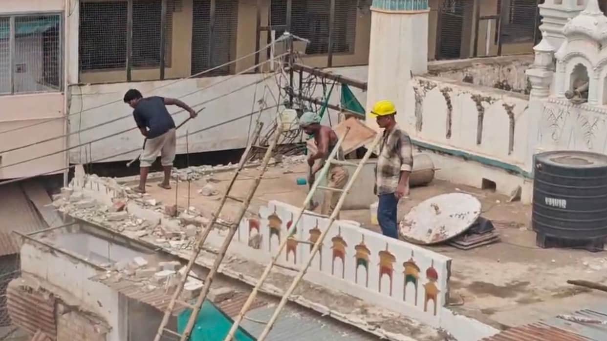 Sledgehammers strike five mosques 54 houses demolished in Dalmandi action carried Poclain and JCB machines