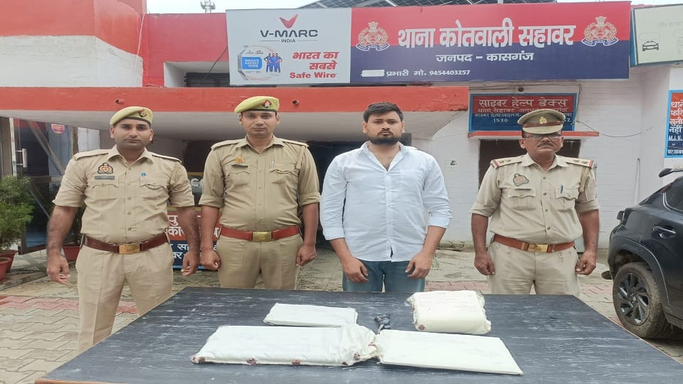Criminal making fake Aadhaar cards nabbed in kasganj