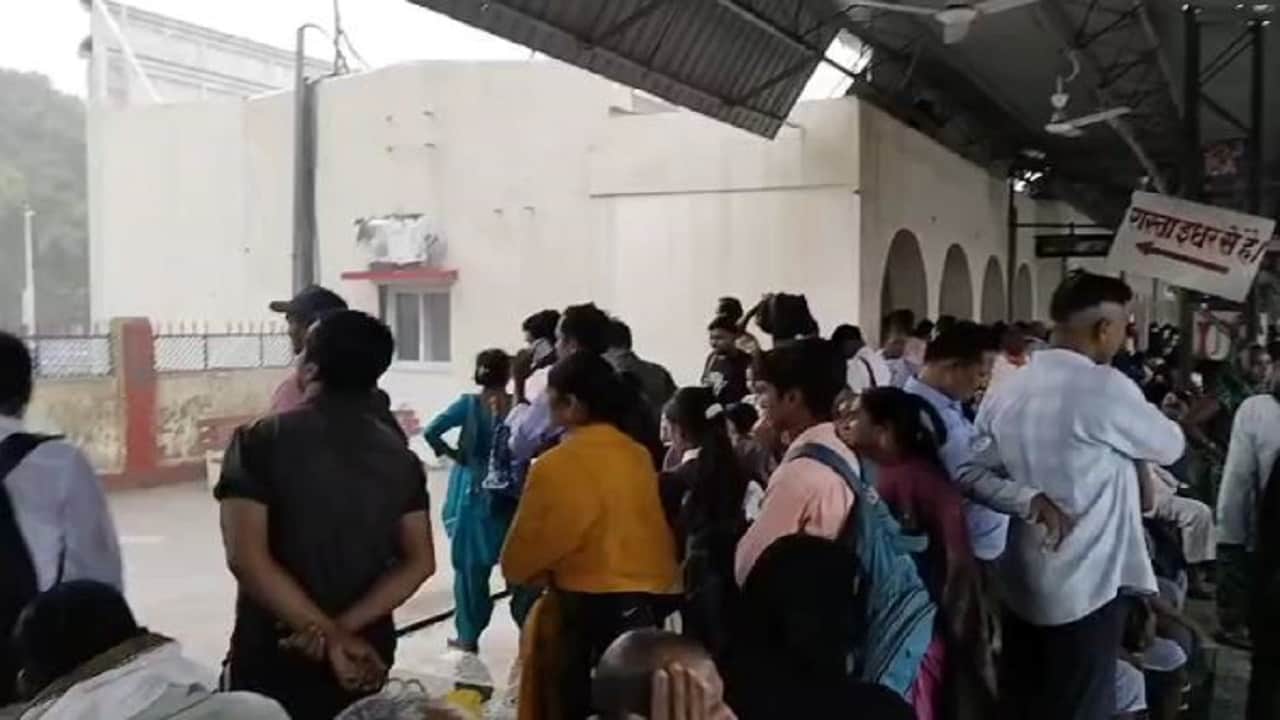 heavy rain disrupts normal life in Budaun waterlogging on the roads