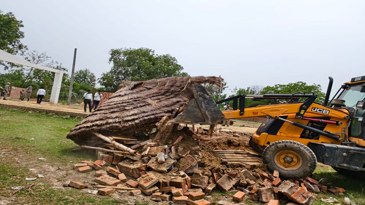 BDA bulldozers run on two illegal colonies in Bareilly