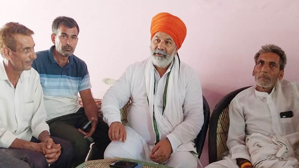 बागपत के दादरी में राकेश टिकैत।