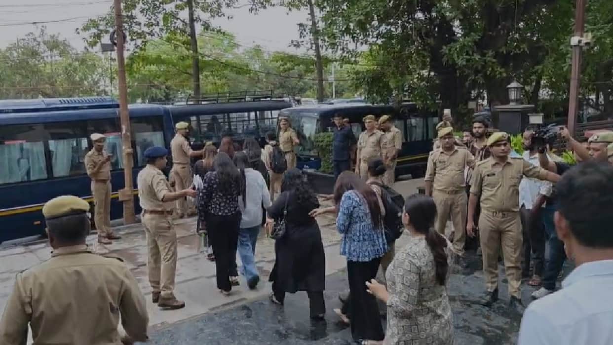 UP: Fake call center busted in Summit Building; gang swindled ₹250 crore from foreign nationals—here’s how the