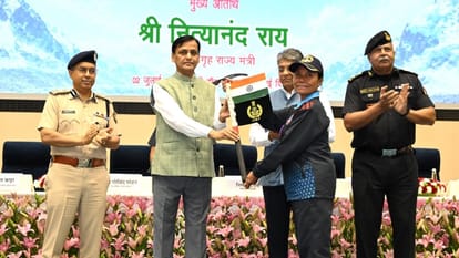 ITBP-BSF-NSG: Mountaineering teams from the three forces honored