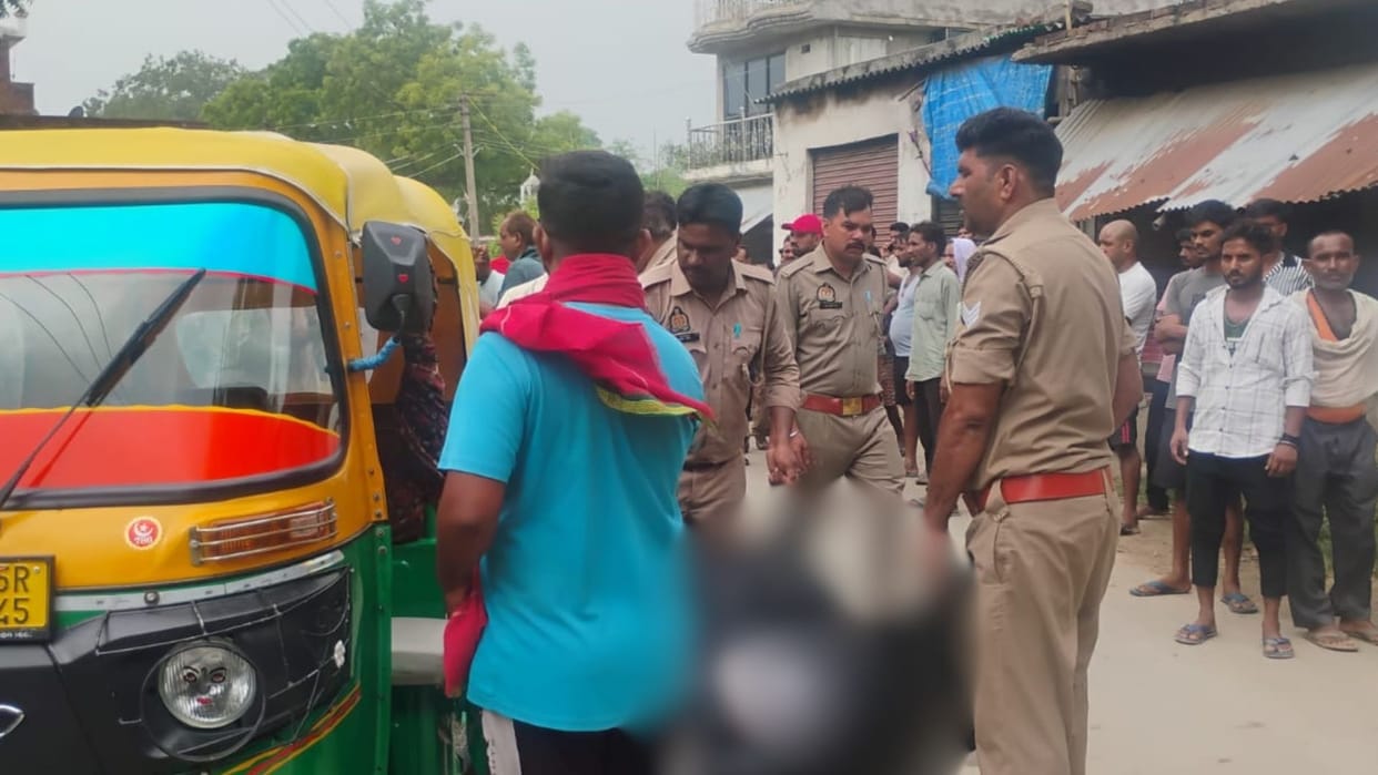Woman on her way to visit Palhana Mai crushed to death by dumper truck in azamgarh