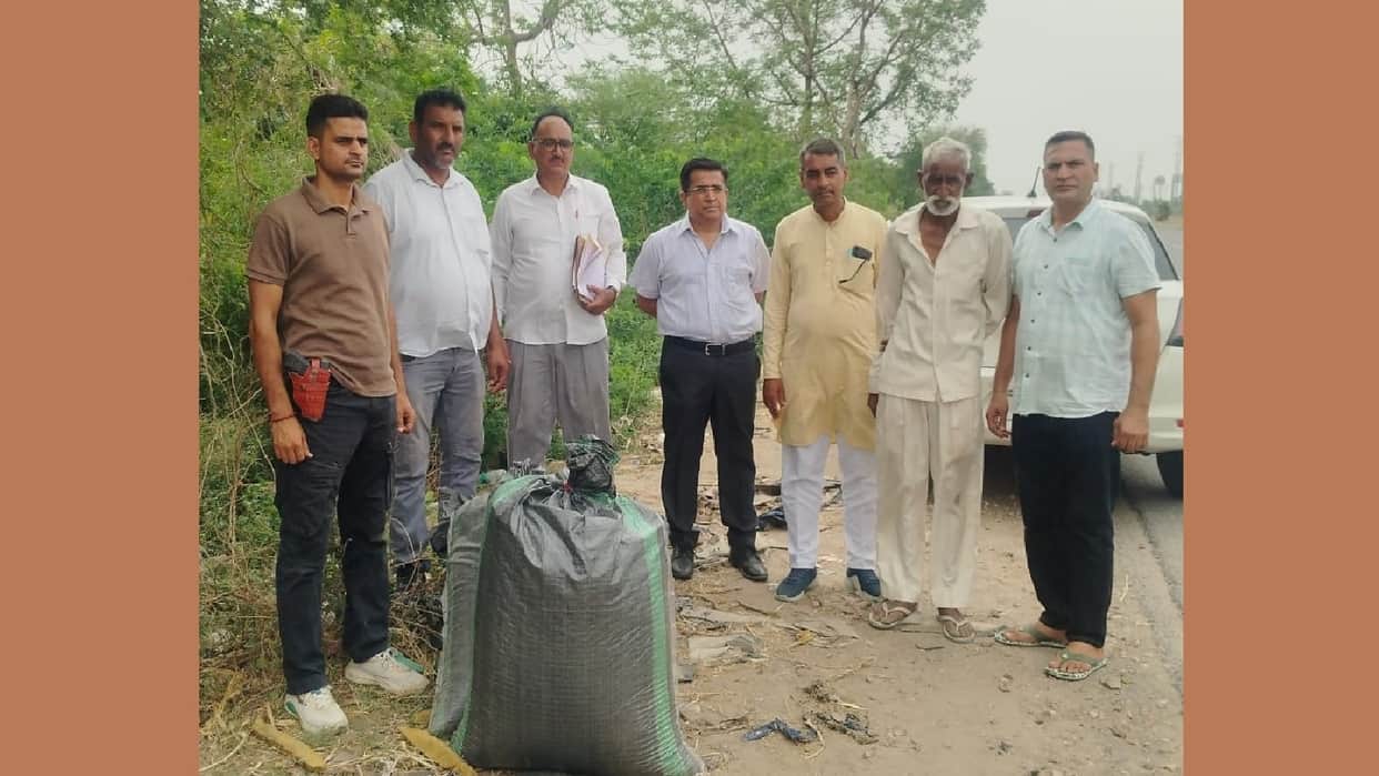Haryana Police attack drug smugglers 53.240 kg of poppy husk seized; car used for smuggling impounded