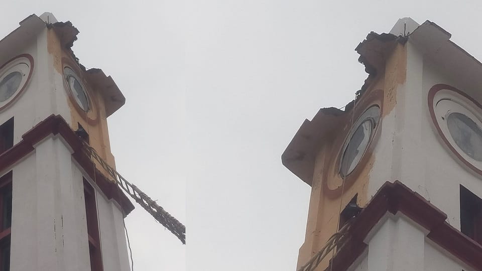 163-Year-Old Clock Tower Cornice Collapses at Agra Collectorate Two Workers Injured