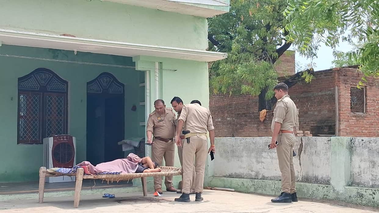 Orai Woman sleeping outside her home brutally murdered head crushed both sons work in Gujarat