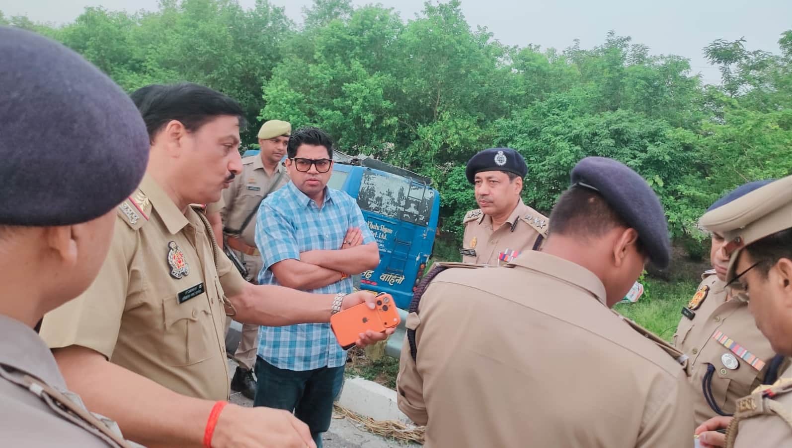 Innocent child decapitated four others died due to ruptured liver and lungs inside story of Unnao accident