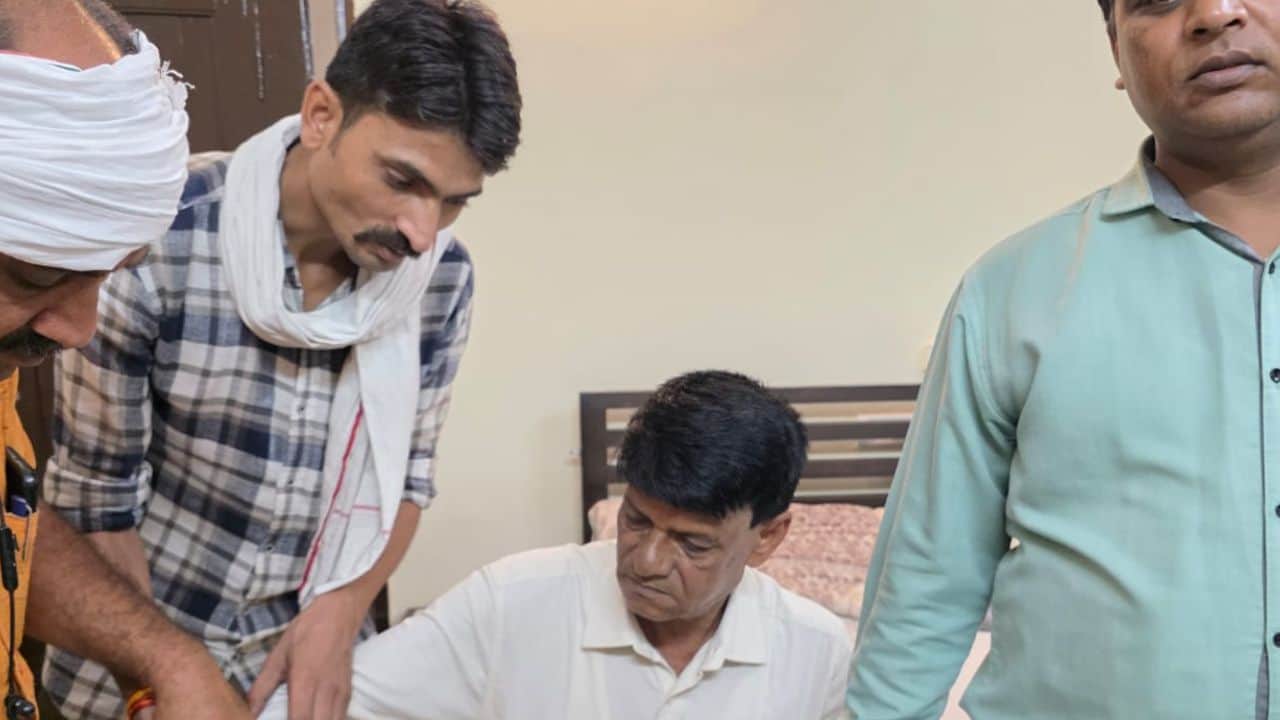 लोकायुक्त ने सेवानिवृत्त इंस्पेक्टर को रिश्वत लेते दबोचा