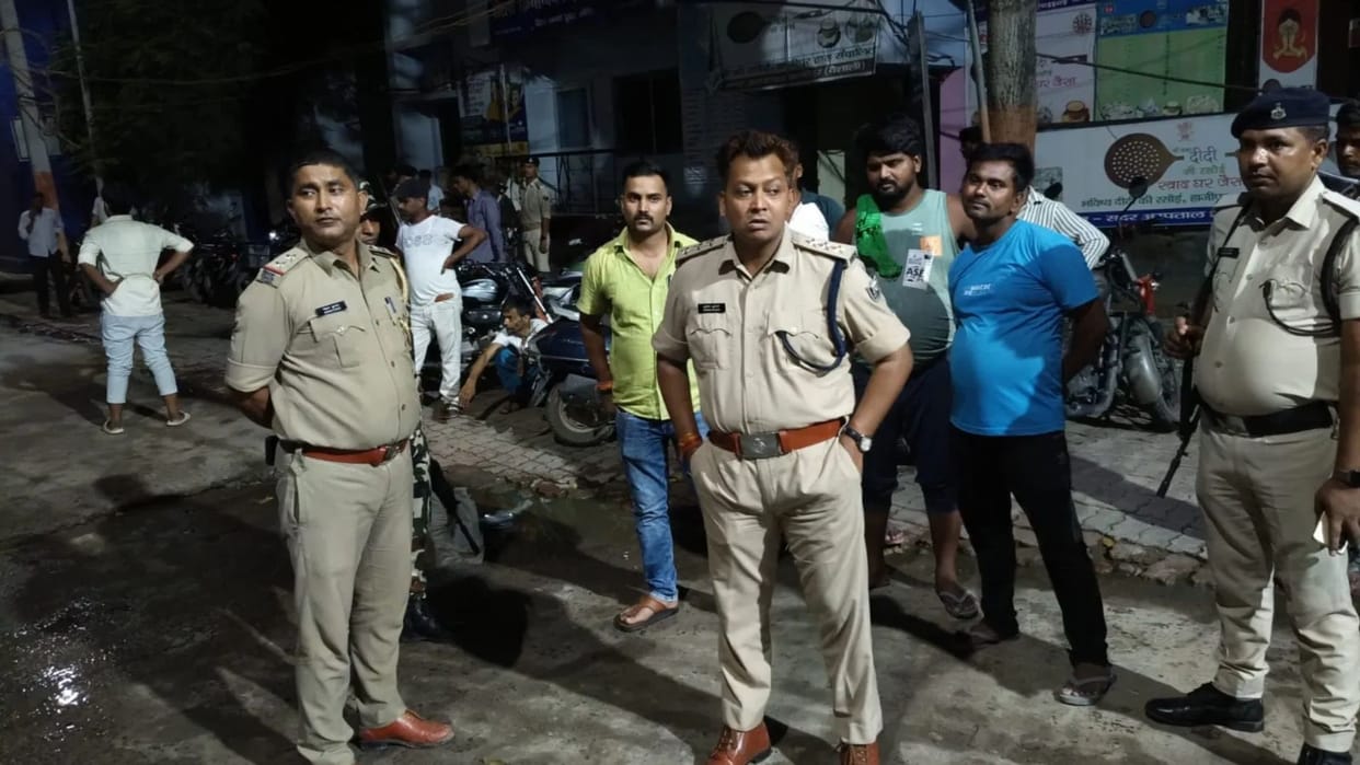 Bihar Man shoots and injures friend in Hajipur vaishali news bihar police