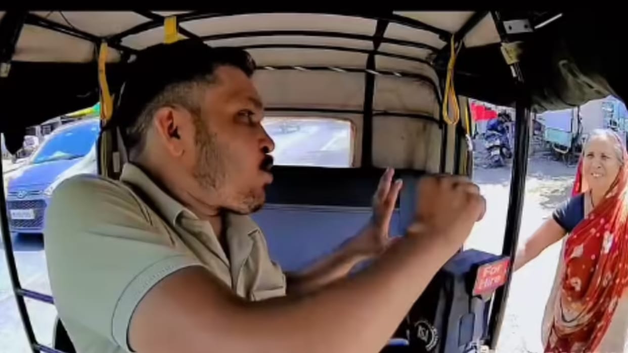 Nagpur Autorickshaw Driver Gave Up His Tip Of 50 Rupees To People Actually In Need And Get Online Appreciatio