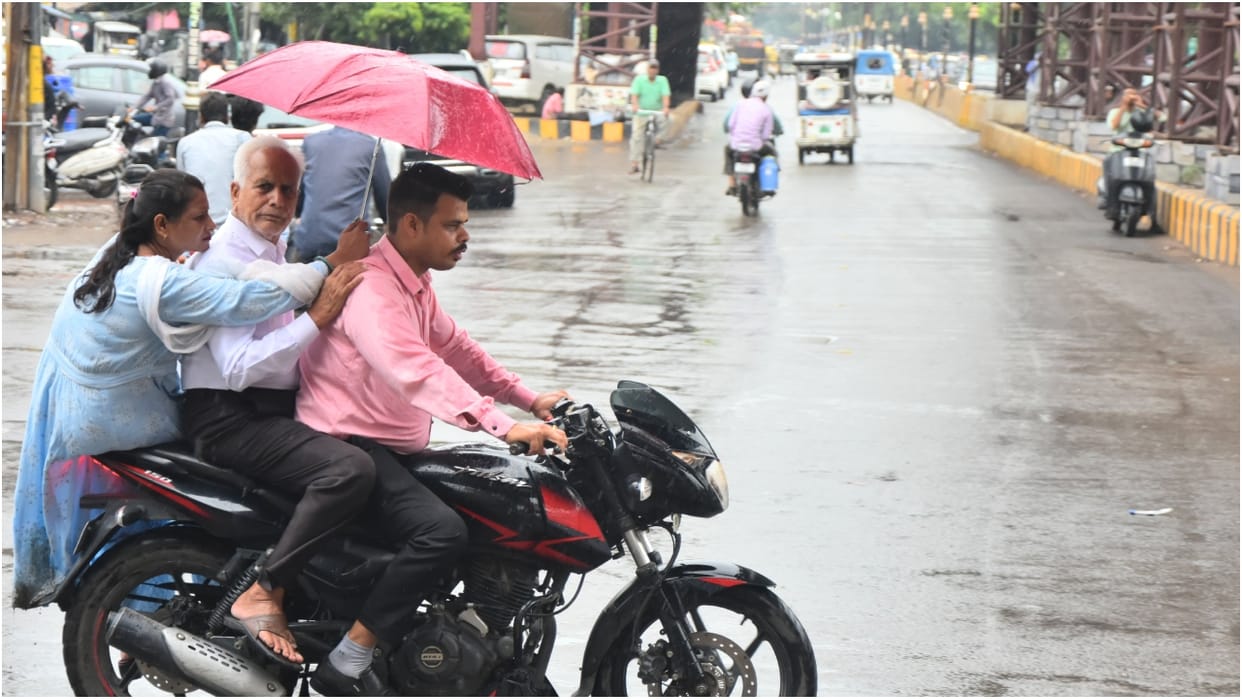 Weather turns pleasant in Bareilly with the arrival of the monsoon