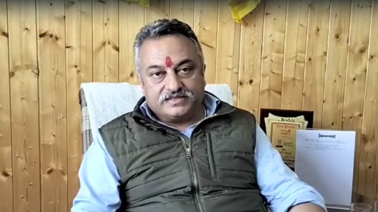 शिक्षा मंत्री रोहित ठाकुर।