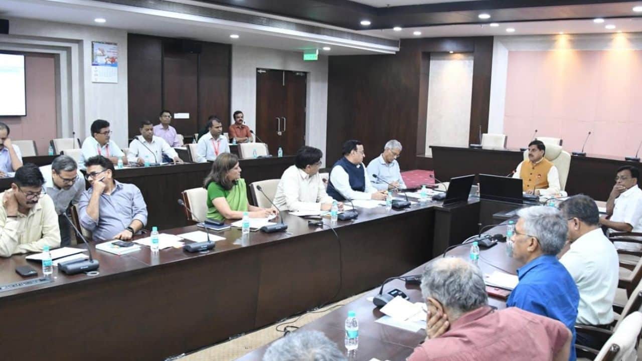 सीएम मोहन यादव ने नर्मदा समग्र की बैठक की