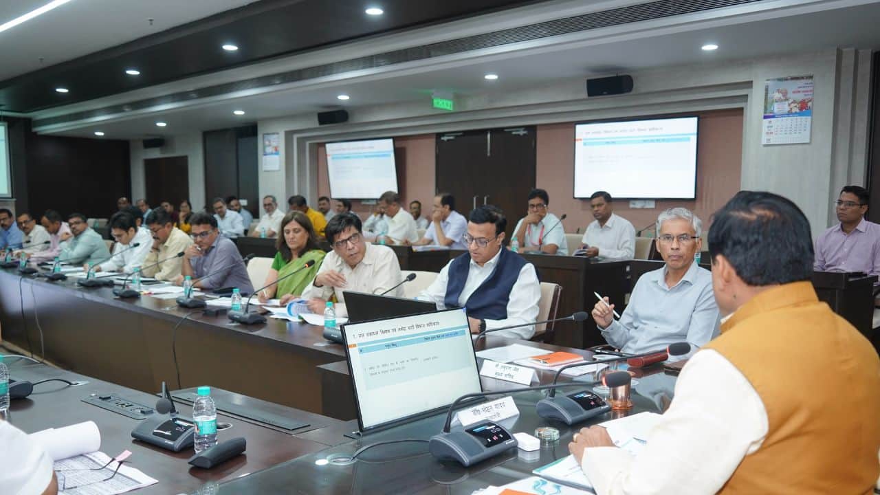 सीएम मोहन यादव ने संभावित अल्प वर्षा को लेकर की समीक्षा बैठक