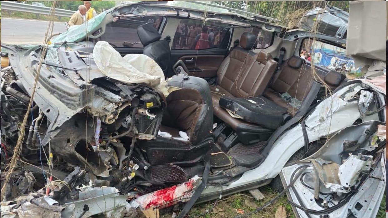 Road accident while returning from Delhi; 3 members of Durgesh's family from Siddharthnagar killed.