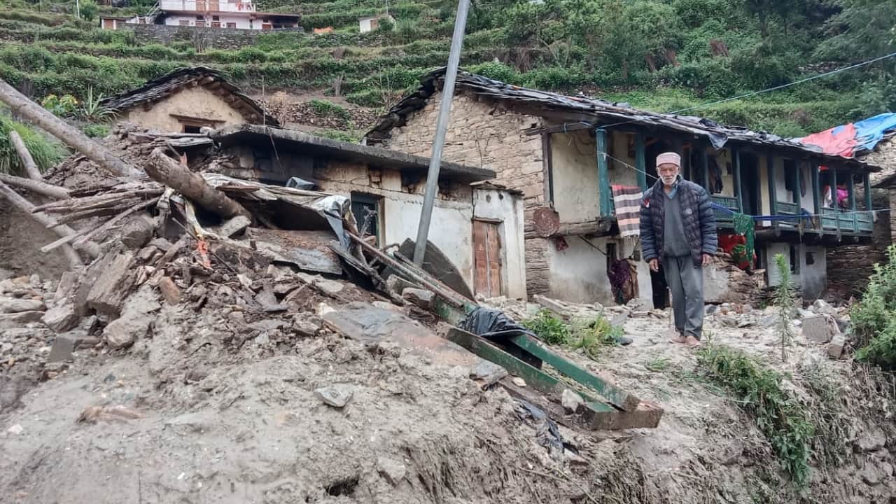 Uttarakhand Rain Havoc Elderly Couple Rescued After Debris Enters Home in Joshimath Badrinath chamoli News