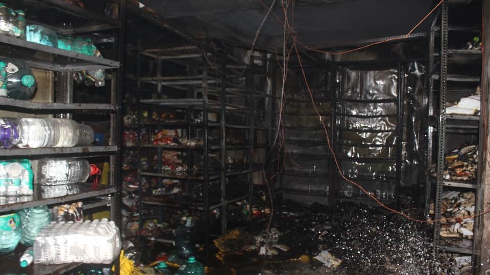 Meerut: Massive fire breaks out at Blinkit warehouse due to short circuit; six fire tenders douse the blaze.