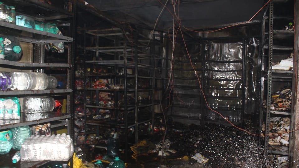 Meerut: Massive fire breaks out at Blinkit warehouse due to short circuit; six fire tenders douse the blaze.