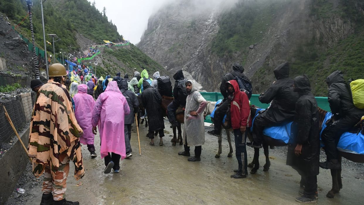 Fresh batch of pilgrims leaves for Amarnath yatra Jammu