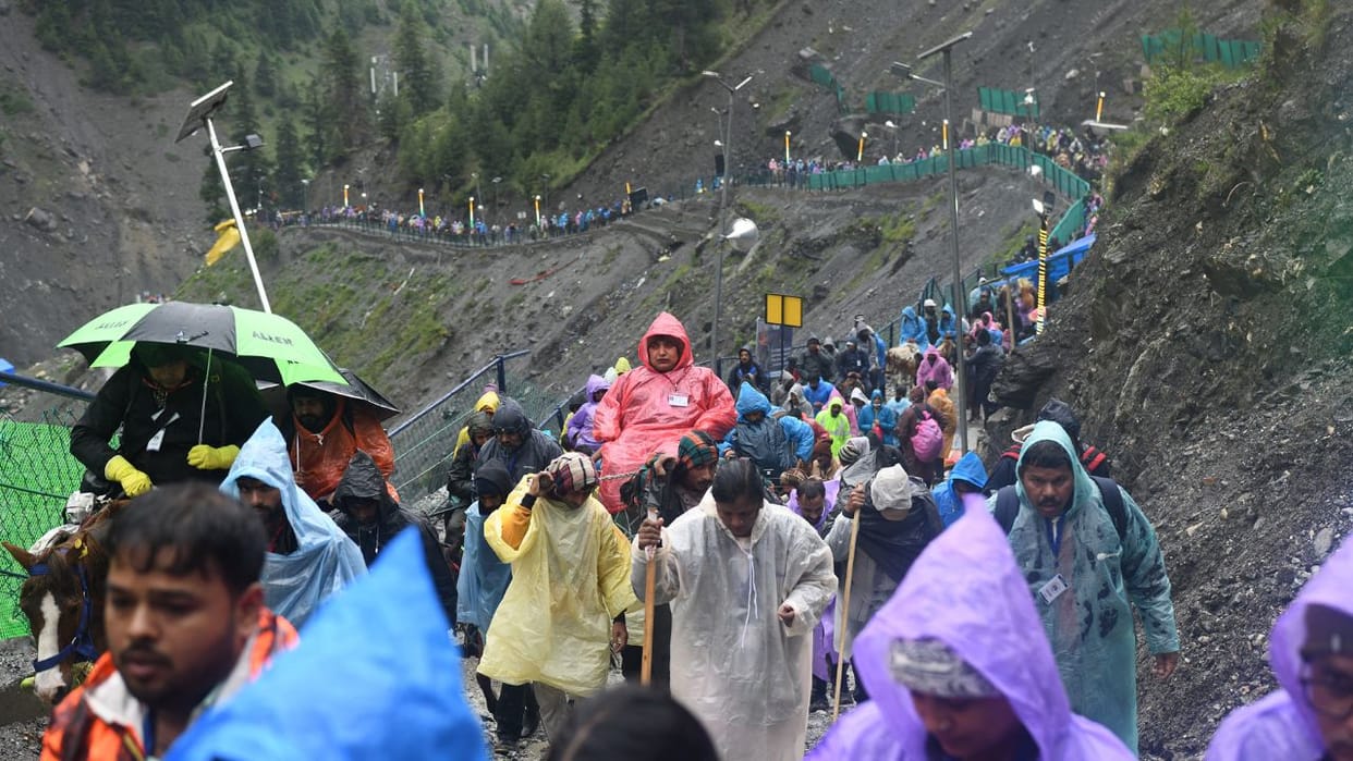 The ninth batch of 8,796 pilgrims, including 33 foreign pilgrims, departed from Jammu.
