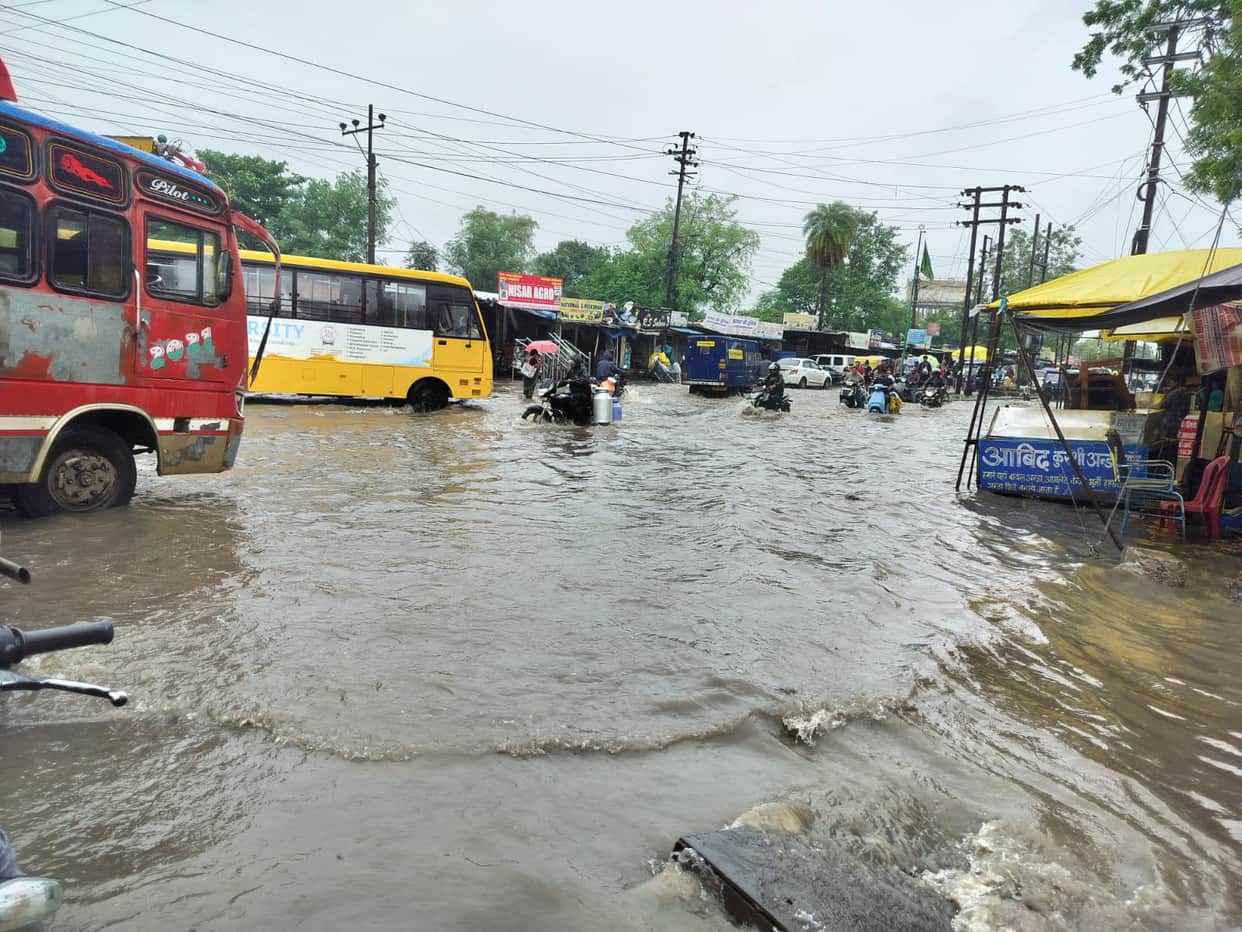 MP Weather Today: Monsoon gains momentum; heavy rain alert for four days in MP; Red and Orange alerts issued f