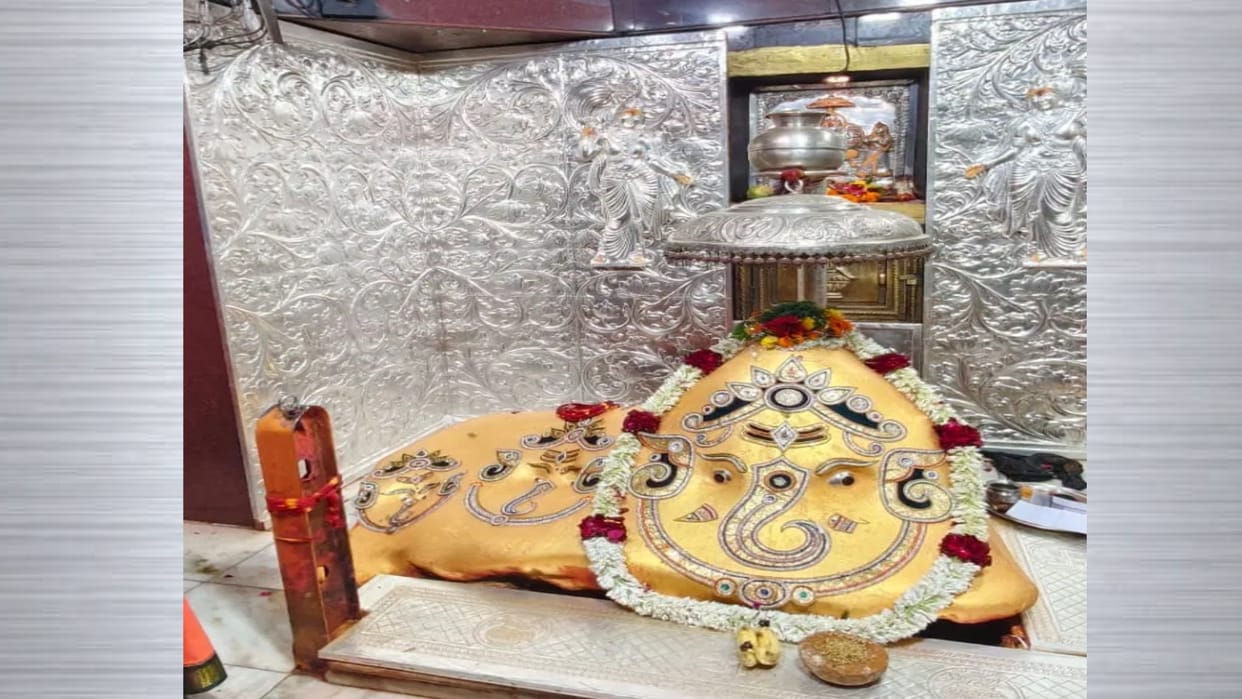 Ujjain's Chintaman Ganesh Temple Sanctum Adorned with 35 kg Silver by Anonymous Donor