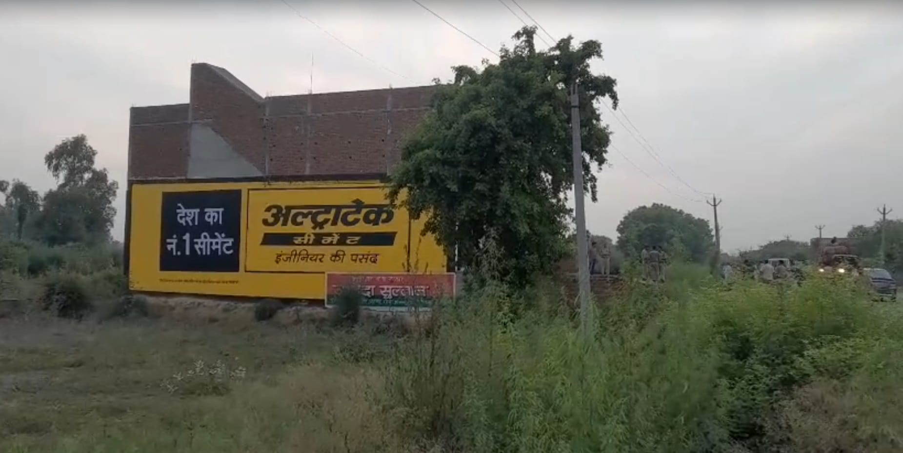 Attempted dacoity at Army soldier house in Kasganj family held hostage two miscreants injured