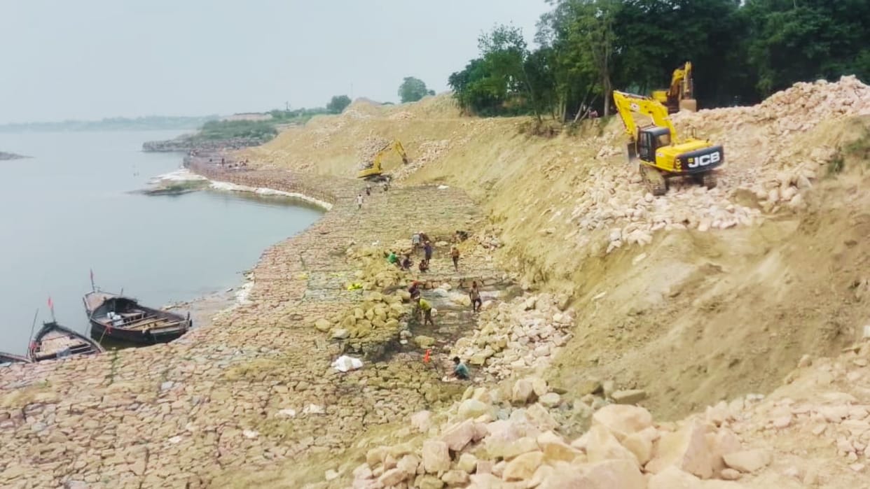 Ballia ganga floods Last year 135 homes submerged threat remains this year as well