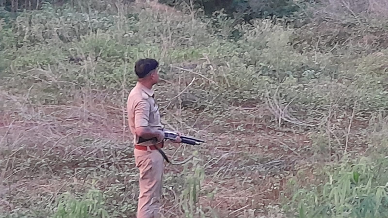 Attempted dacoity at Army soldier house in Kasganj family held hostage two miscreants injured