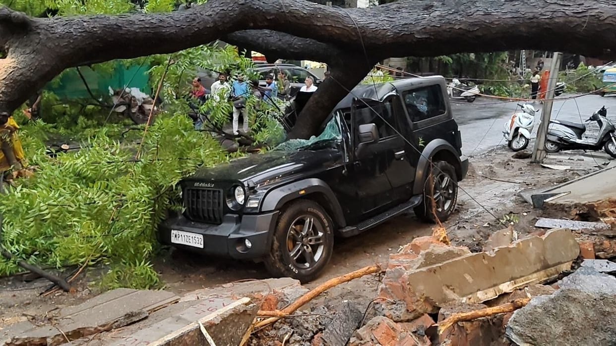 indore-news-heavy-rain-alert-monsoon-waterlogging-traffic-jam-damaged-roads