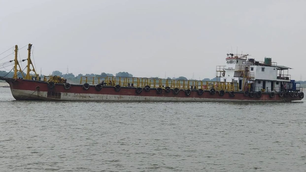 Dredging begins to free the cargo ship stuck for 28 days in ghazipur