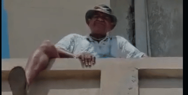 कॉमेडियन