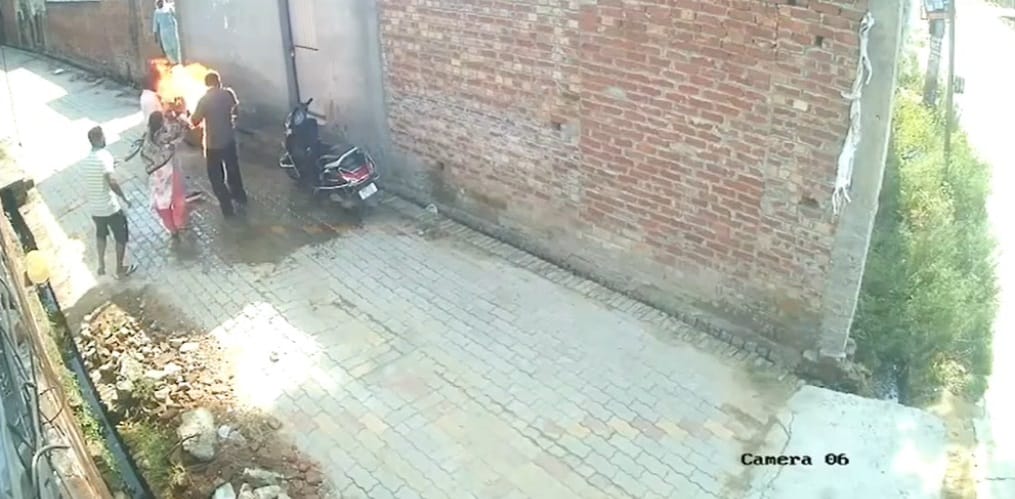 Brother-in-law burns brother-in-law alive in Tarn Taran