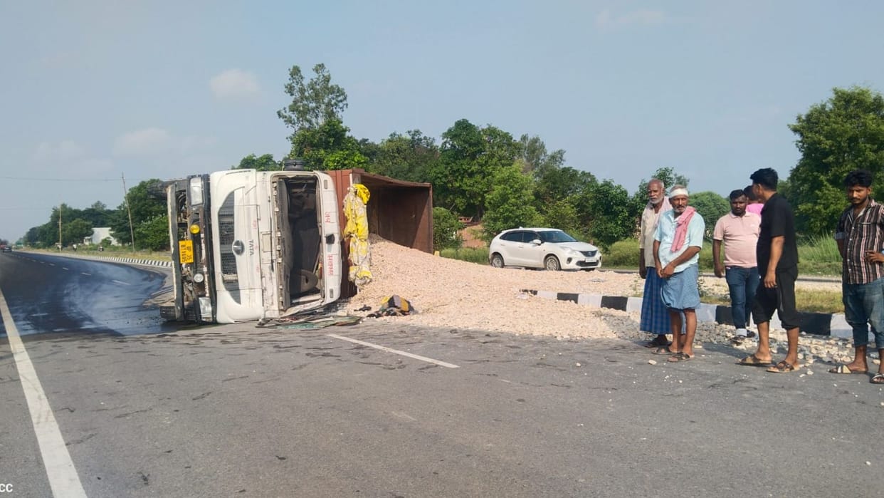 Truck loaded with crushed stone overturns after going out of control on Azamgarh-Jaunpur road driver injured