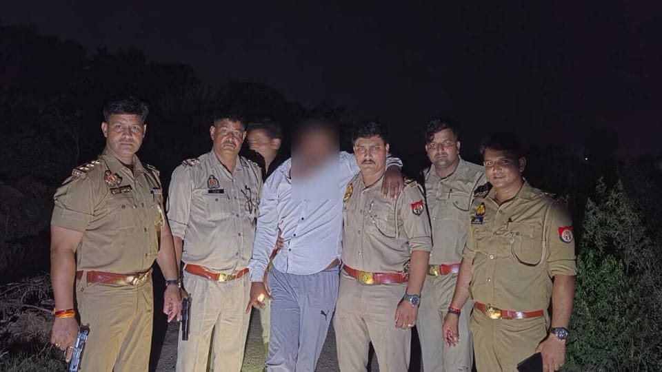 पुलिस की गिरफ्त में आरोपी