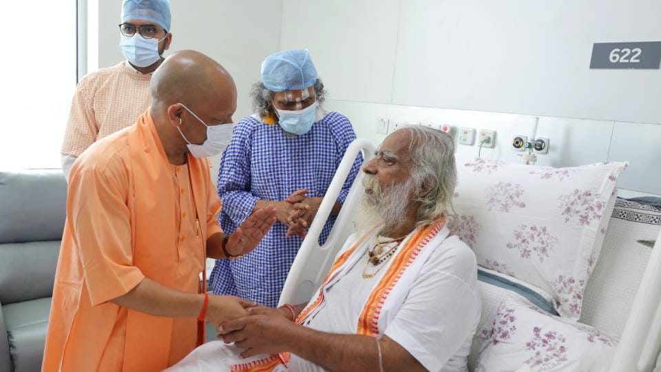 CM Yogi inquired about Mahant Nritya Gopal Das health and sought updates from doctors at Medanta Hospital