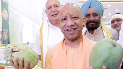UP: Lucknow Mango Festival kicks off; CM Yogi smiles upon seeing a half-kilogram mango and honors farmers.