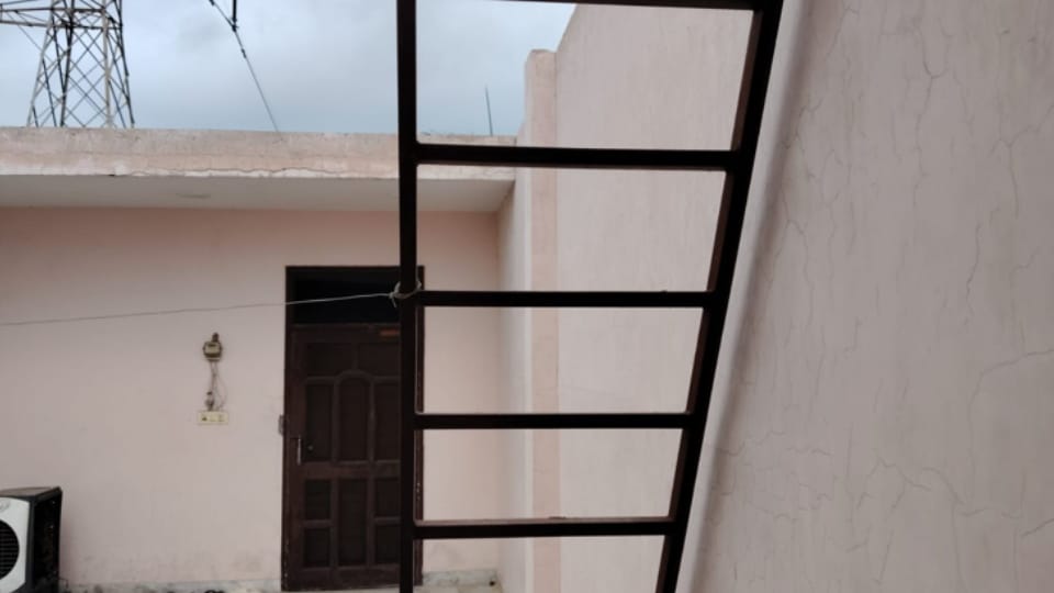 Sam-Aastha Suicide: Blood-Written Message, Love Began in Saharanpur Hospital, Ends in a room After Four Years