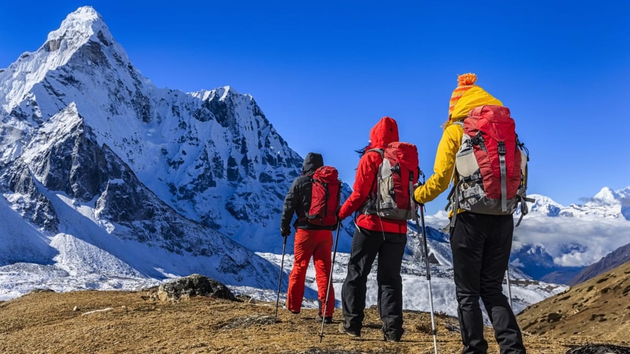 varanasi 14 mountaineers returned without summiting Mount Friendship Peak due to heavy snowfall in himanchal