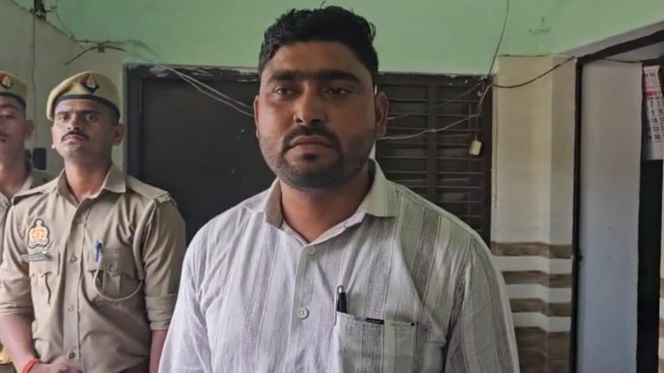 Hardoi: Youth from Kannauj caught attempting to take TET after tampering with records; FIR registered