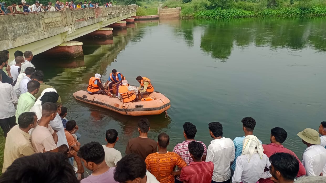 UP: Search Continues for Man Drowned in Kho River, NDRF Conducts Rescue Operation After Water Level Reduced