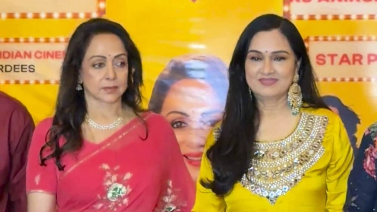 Padmini Kolhapure Poonam Dhillon And Vijayta Pandit Joined Hema Malini At Her Diamond Jubilee Celebration