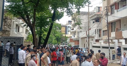 Kanpur Building suddenly starts shaking stampede ensues as ground caves in 55 lives narrowly saved