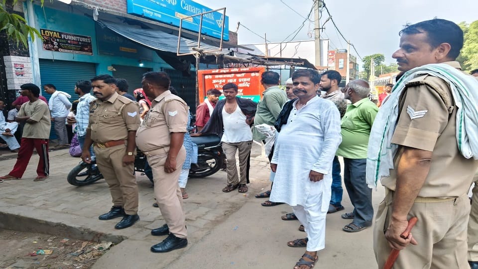 Woman Found Throat-Slit Near Roadside in Kasganj, Police Probe Murder from Multiple Angles