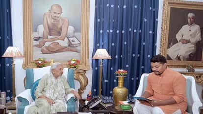 राज्यपाल आनंदीबेन पटेल से मुलाकात करते राज्यमंत्री सुरेंद्र दिलेर